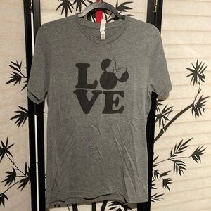 Minnie Mouse M size tee